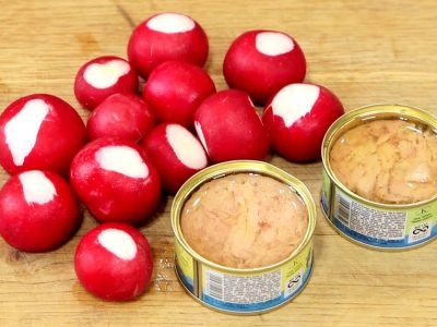 Легкий салат с редиской и тунцом без заправки