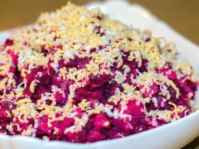 Салат с сельдью и свеклой