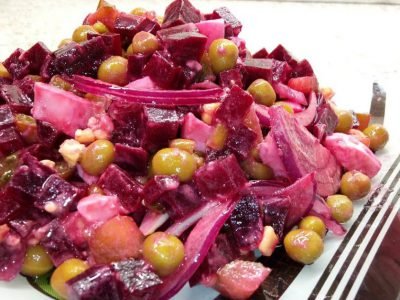 Салат с селедкой и свеклой