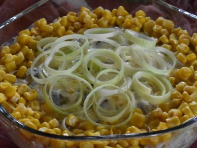 Салат с селедкой и яйцом