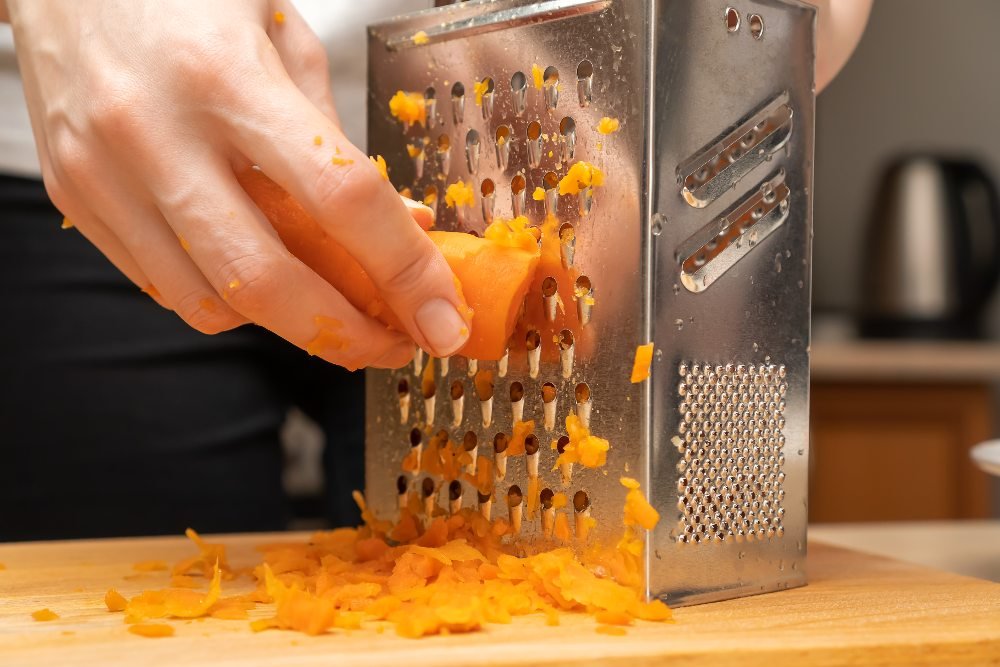 салат с жареными крабовыми палочками