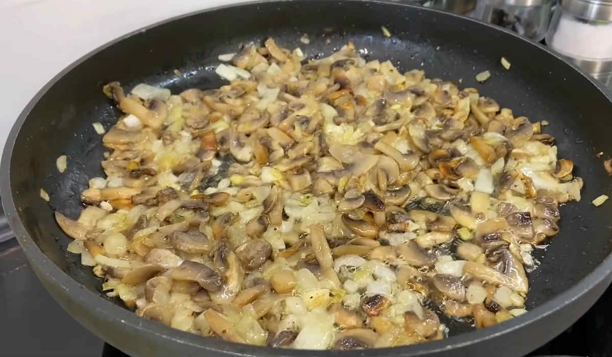грибы с луком