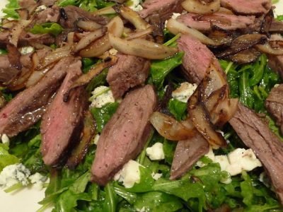 Салат со стейком