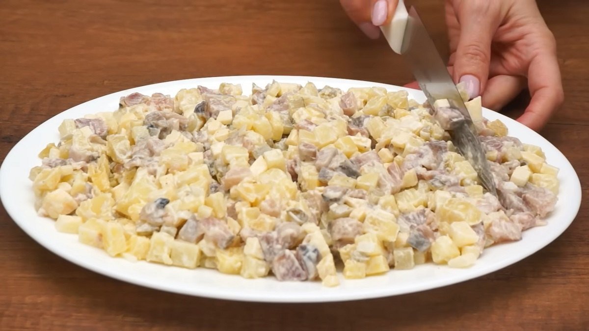 углубления в салате