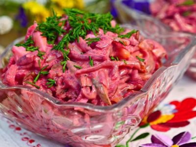 Салат со свеклой и яйцом «Копейка»