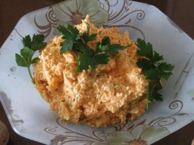 Салат со свежей морковью