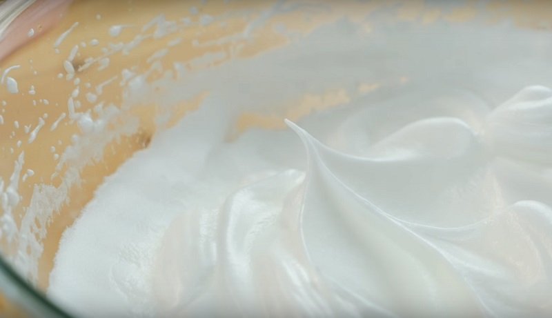 соединение белков с желтками