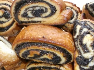 Сдобные булочки с маком