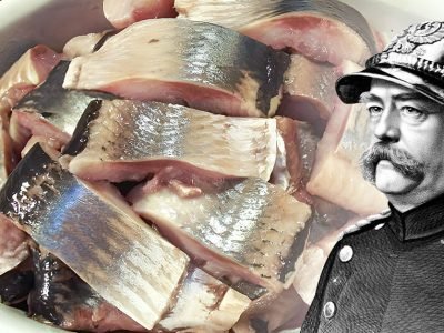 Сельдь «Бисмарк» по-немецки со свекольным соусом