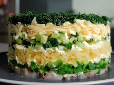Селедка под зеленой шубой без свеклы