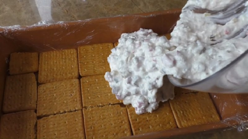 закуска на крекере