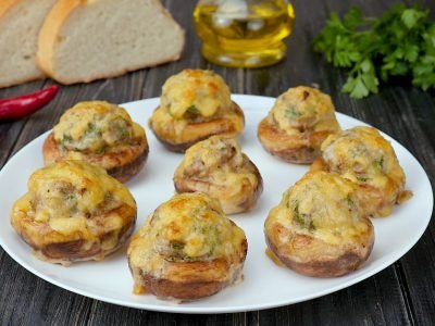 Шампиньоны с фаршем