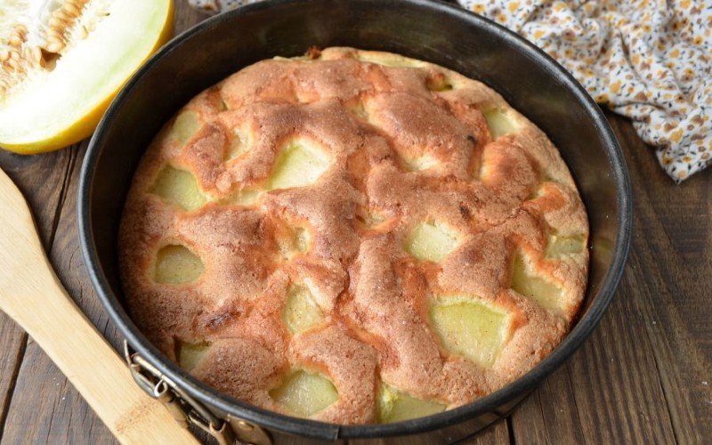 шарлотка с дыней