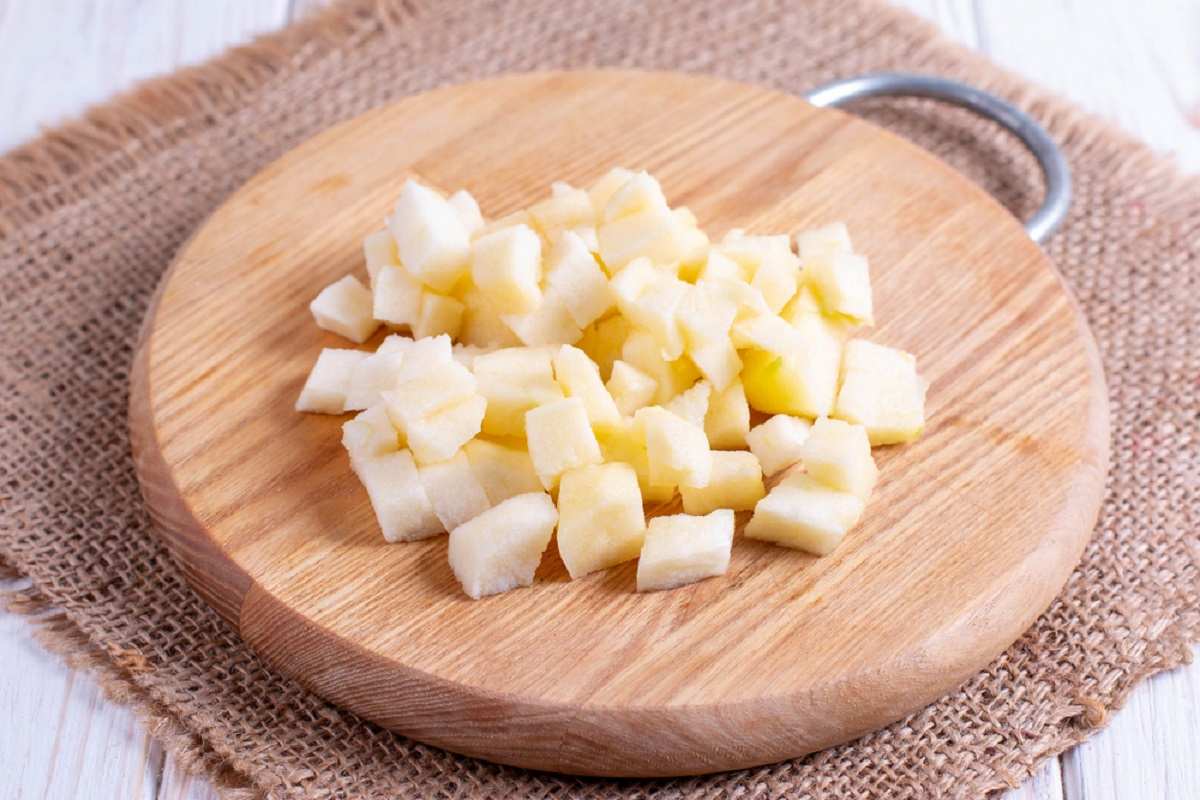 нарезанное яблоко