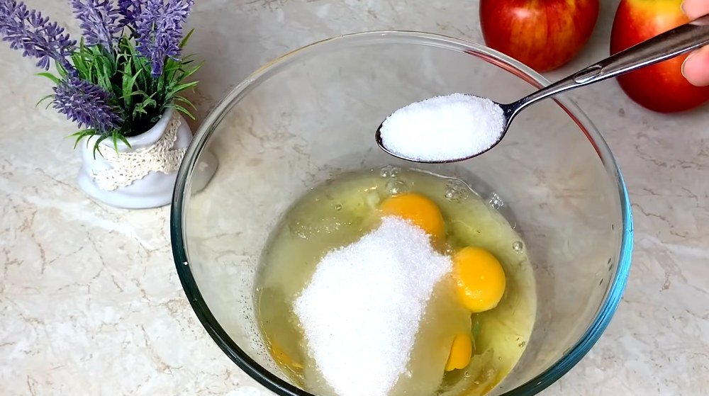 шарлотка за 10 минут