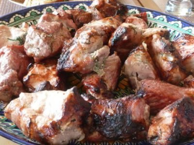 Шашлык, маринованный в вине