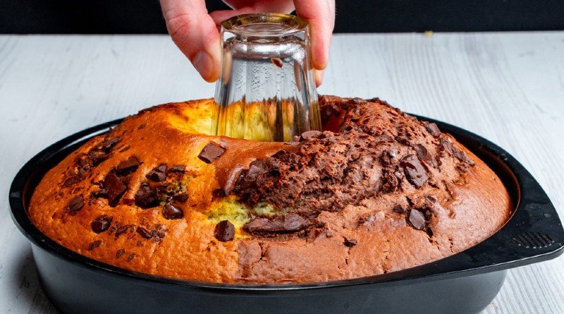 двухцветный кекс с какао