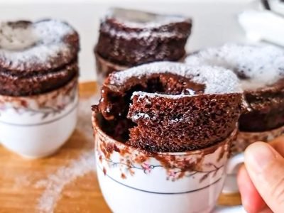 Шоколадное суфле без выпечки: десерт в кружке