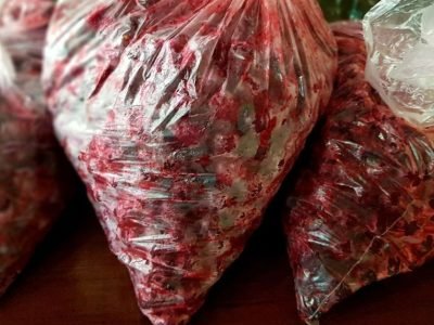 Шоколадные кексы с замороженной вишней