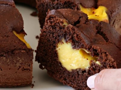 Шоколадный кекс с заварным кремом