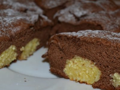 Шоколадный манник с творожными шариками