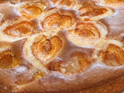 Шоколадный пирог с абрикосами