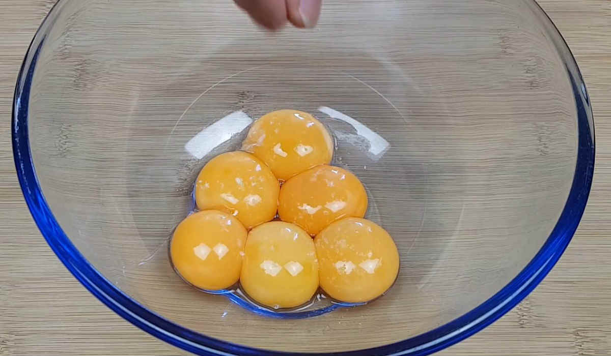 желтки с солью