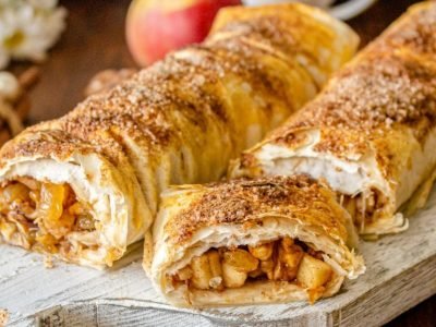 Ленивый штрудель из лаваша и яблок