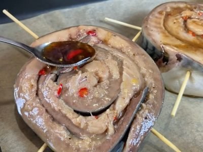 Пикантная скумбрия в соевом соусе в духовке