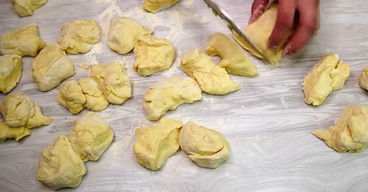 жареные пирожки с морковью