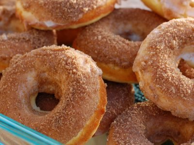 Сладкие пончики