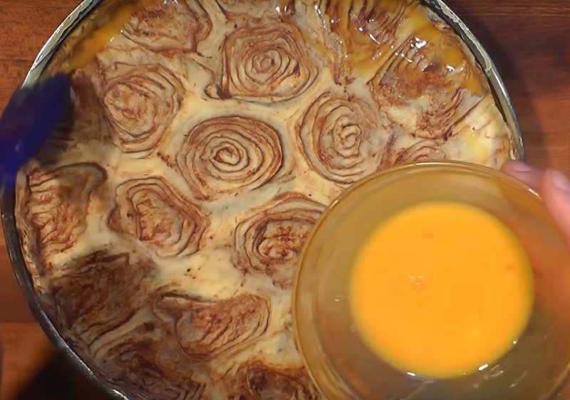 Сладкий пирог из слоеного теста