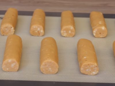 Сливочные колбаски с орехами