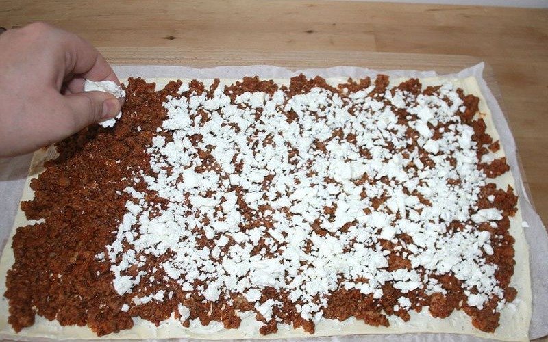 слоеный пирог с фаршем