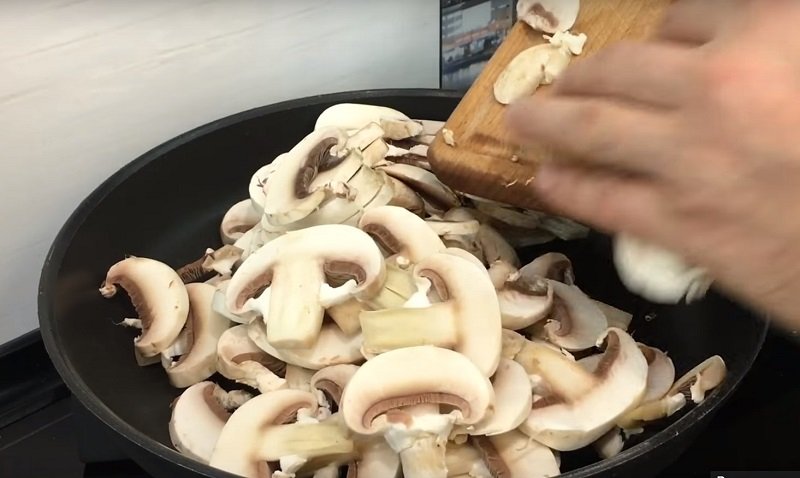 жарить грибы без масла