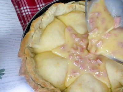 Слоеный пирог с ветчиной