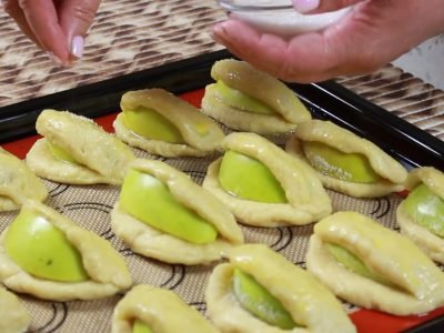 Сочники с творогом и яблоками