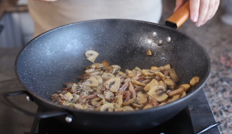 обжаривание ингредиентов