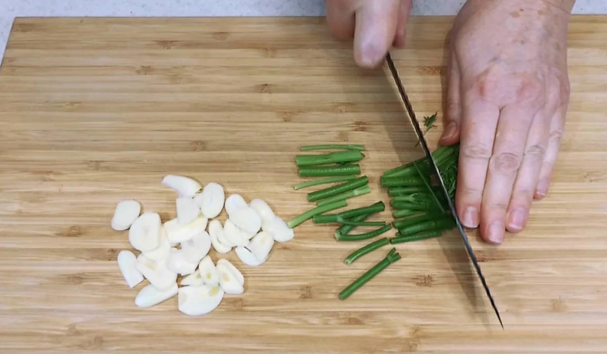 чеснок и укроп