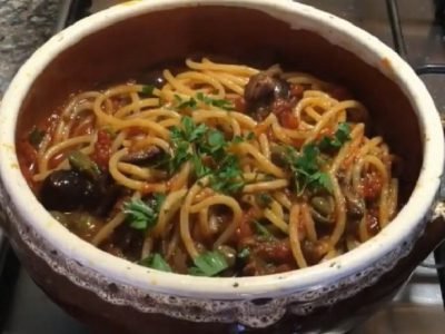 Спагетти в томатном соусе