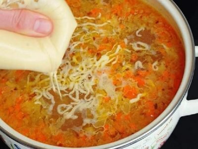 Простой суп из курицы с лапшой