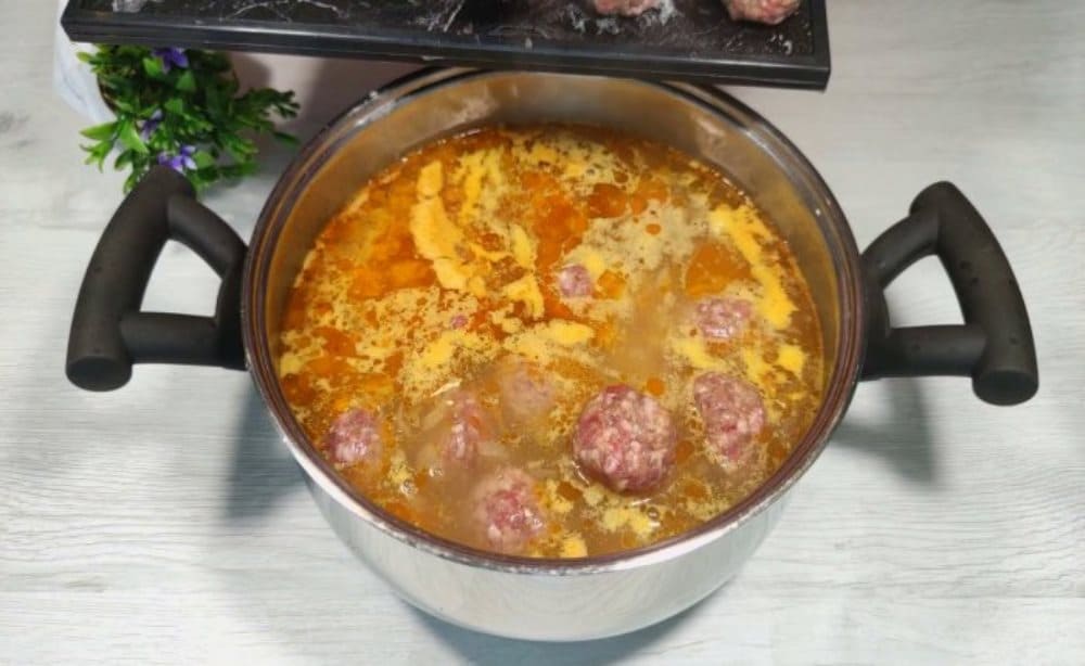 суп на плите