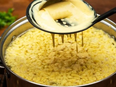 Наваристый куриный суп с клецками