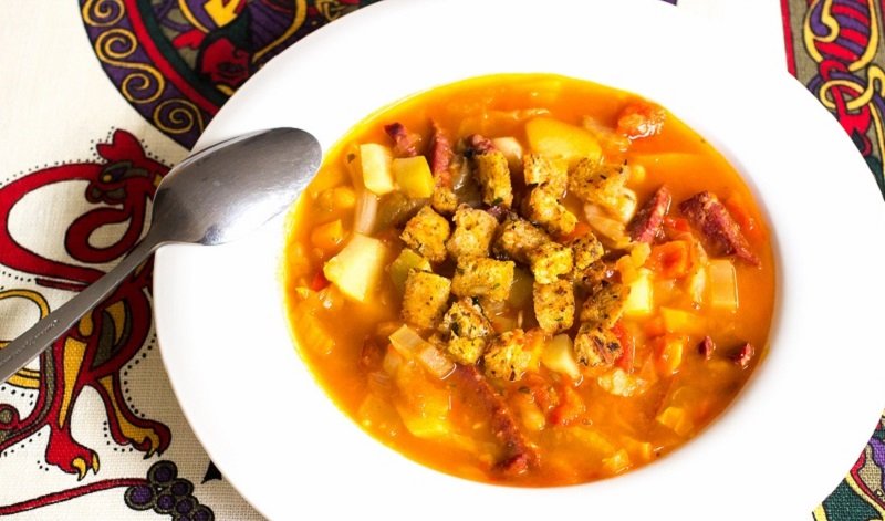 подача готового супа