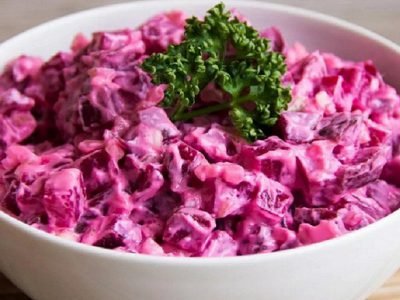 Свекольный салат с яйцом