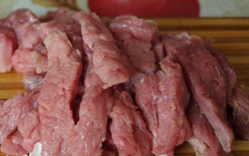 нарезать мясо