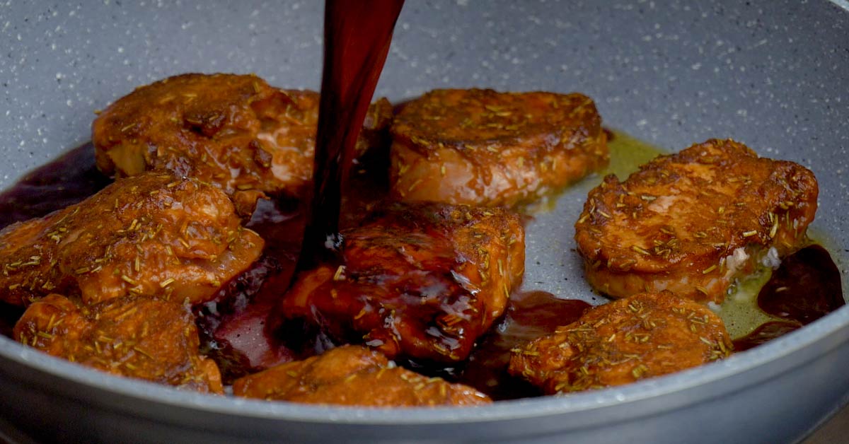 свинина под соусом