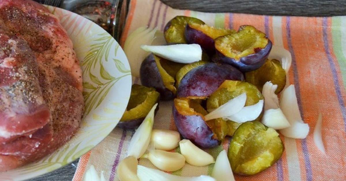 сливы и лук