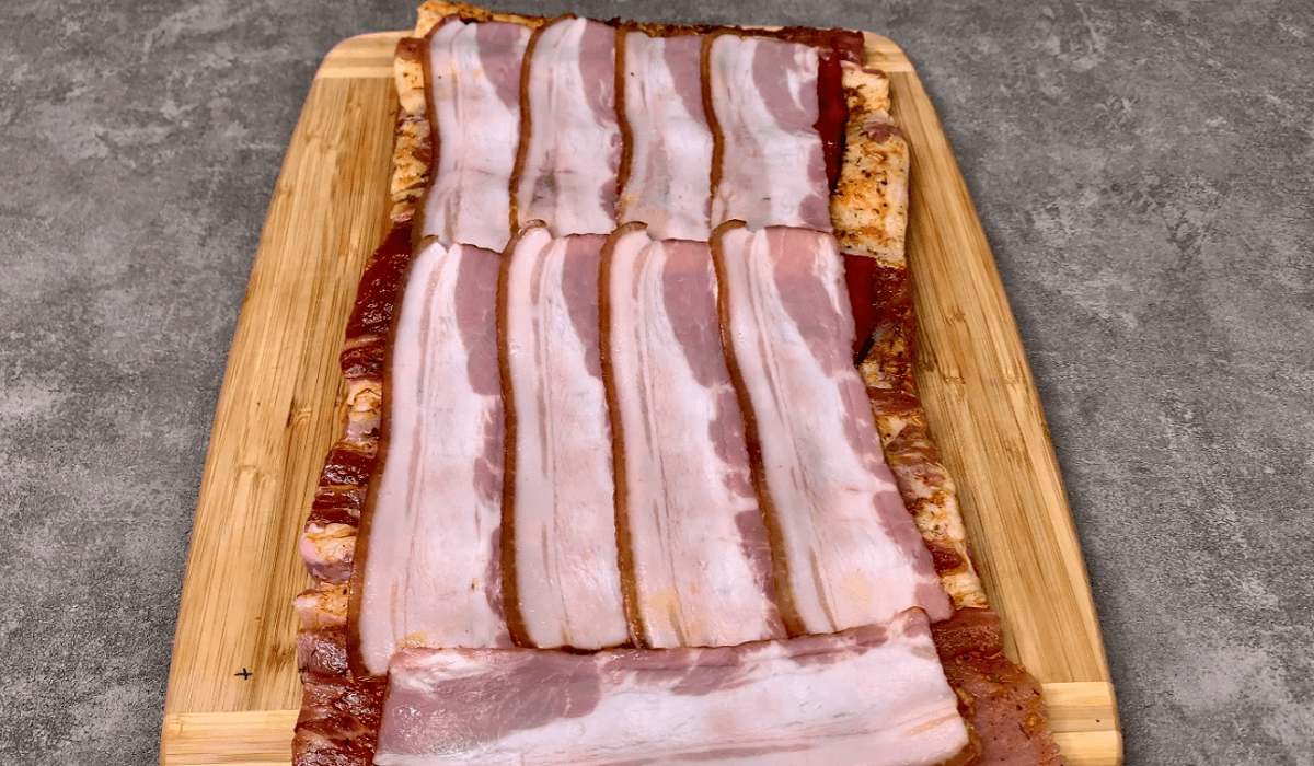 бекон и перец на мясе