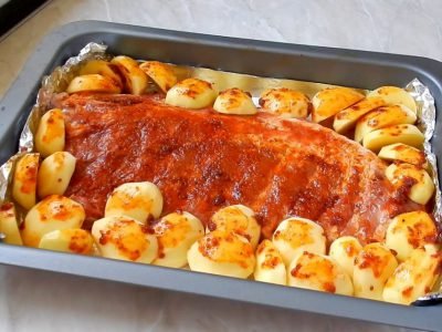 Как приготовить свиные ребра с картошкой в духовке